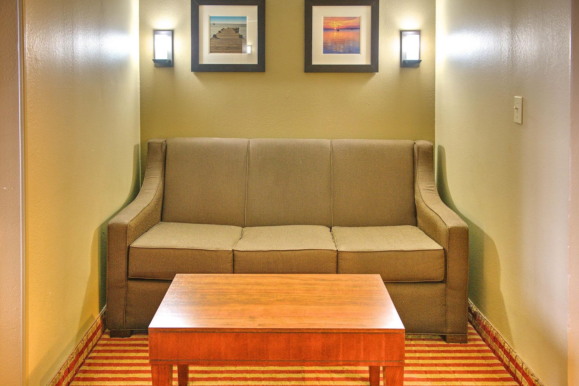 Comfort Inn Pensacola - University Area Exterior photo