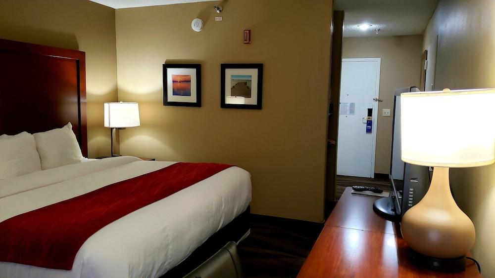 Comfort Inn Pensacola - University Area Exterior photo