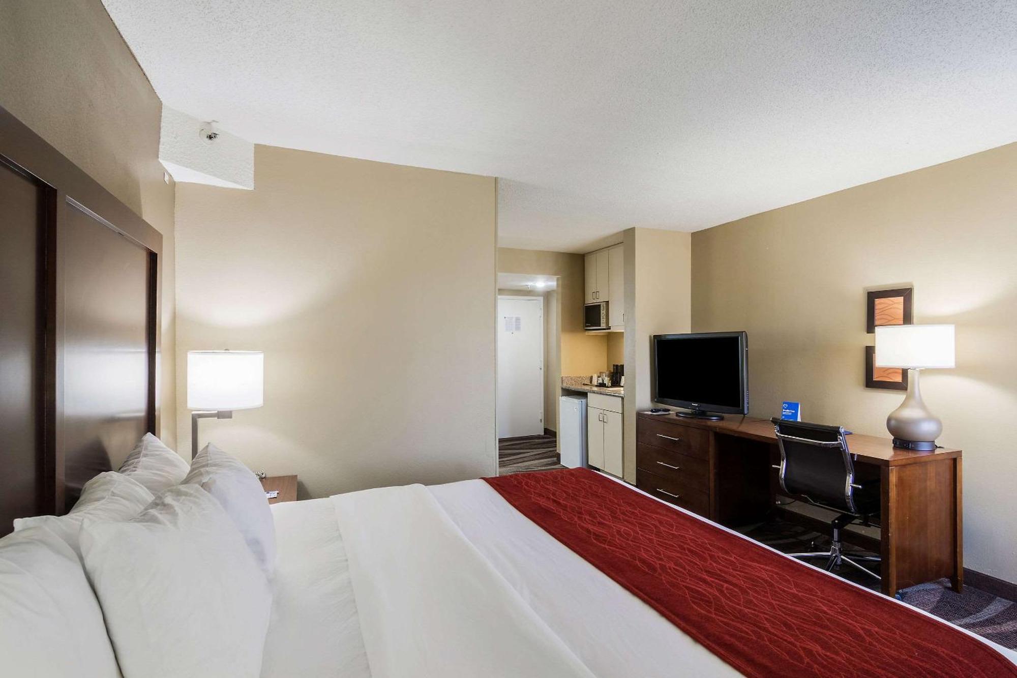Comfort Inn Pensacola - University Area Exterior photo