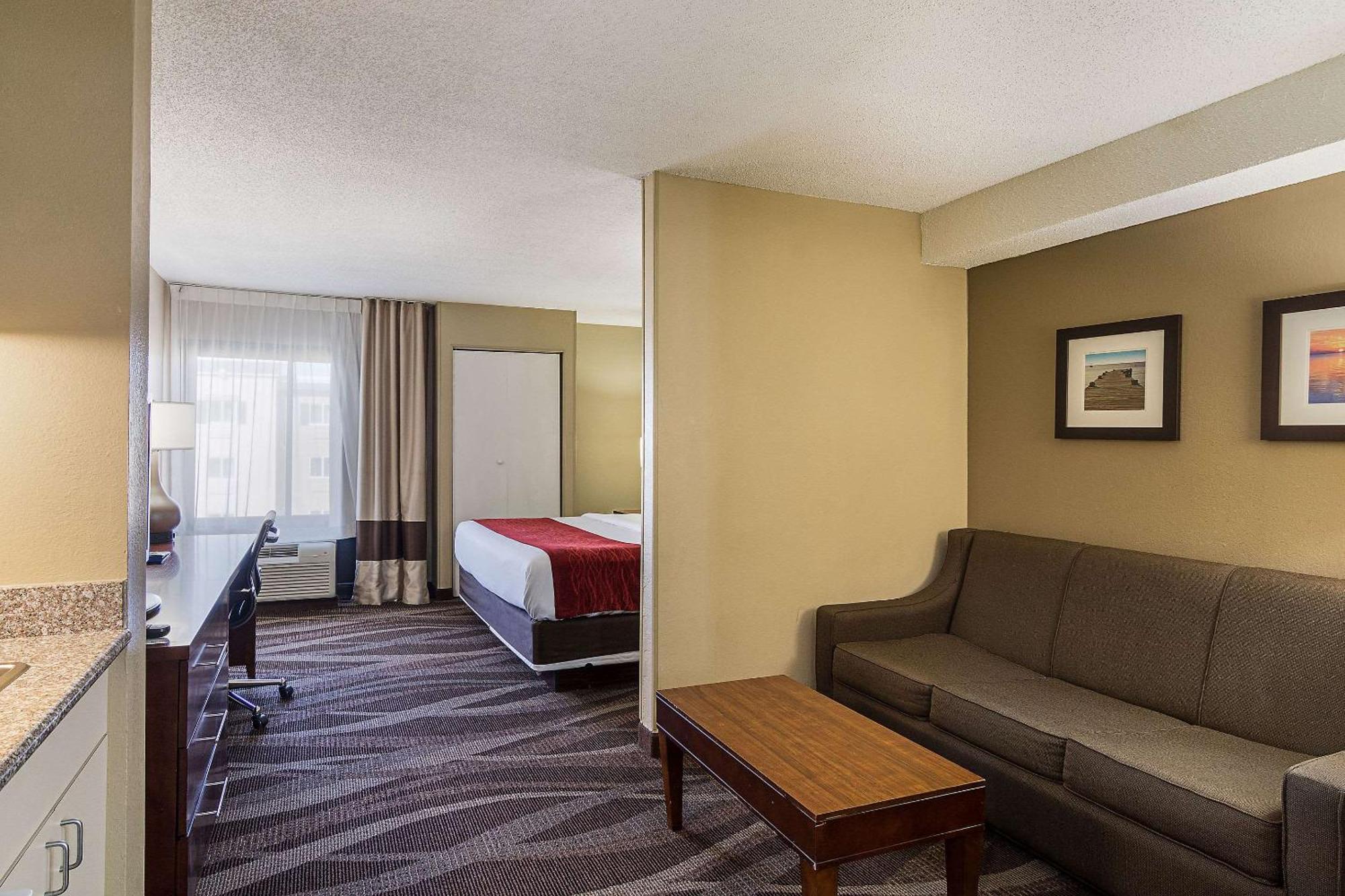 Comfort Inn Pensacola - University Area Exterior photo