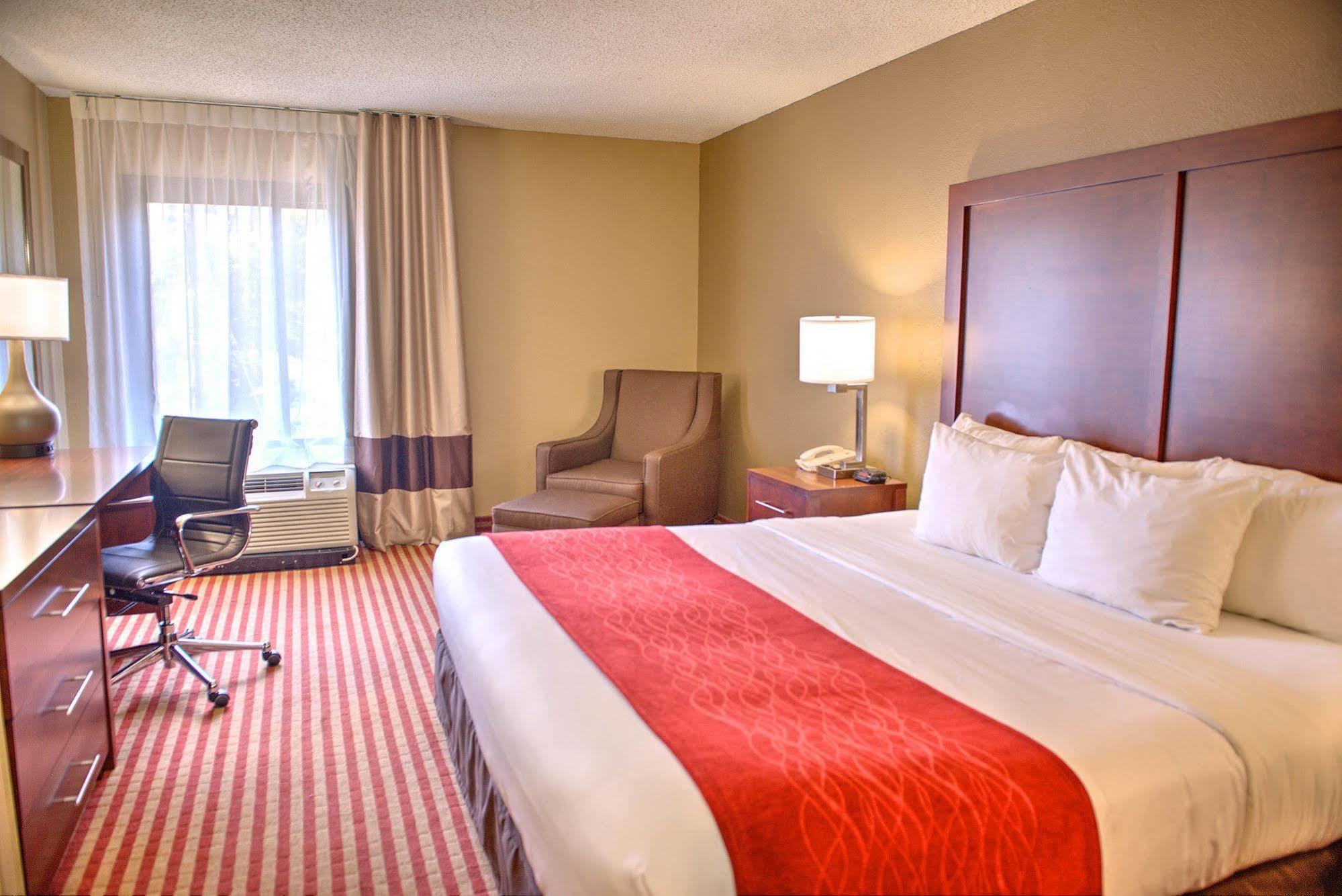 Comfort Inn Pensacola - University Area Exterior photo
