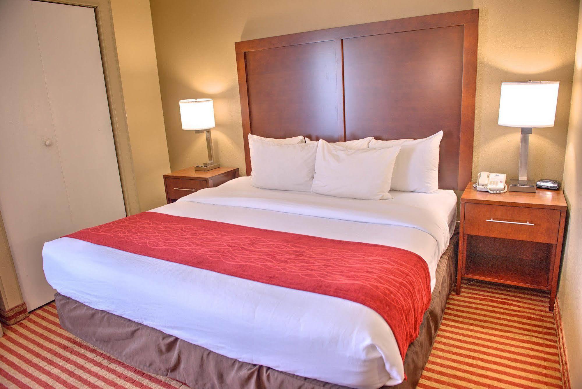 Comfort Inn Pensacola - University Area Exterior photo