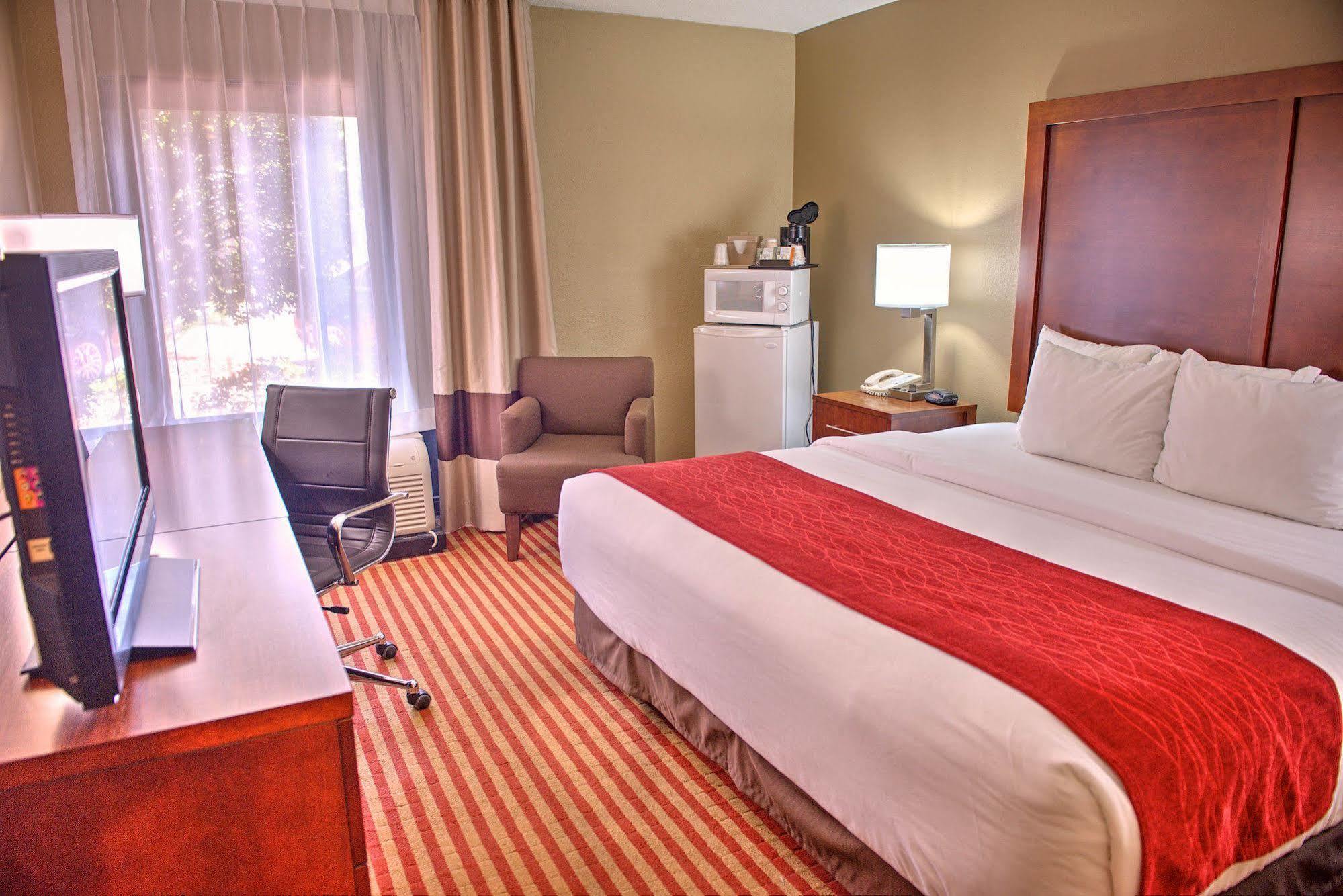 Comfort Inn Pensacola - University Area Exterior photo